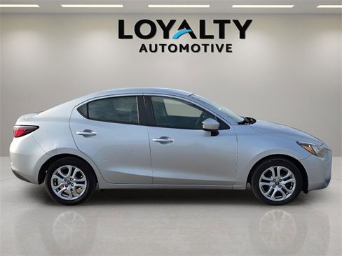 Used 2017 Toyota Yaris iA image 6