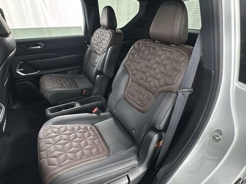 New 2026 Nissan Armada Platinum Reserve image 12