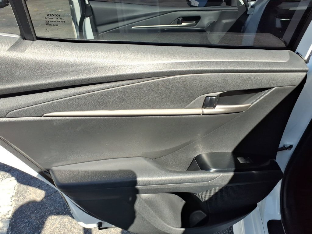 Used 2025 Toyota Camry SE w/ Convenience Package FWD image 20