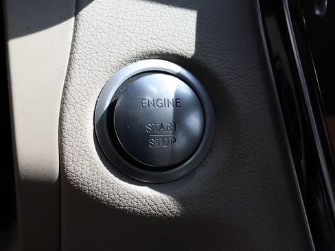 Used 2015 Mercedes-Benz C 300 Sedan image 32