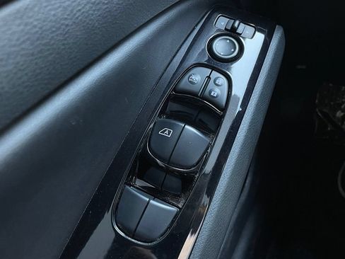 Used 2023 Nissan Altima 2.5 SV FWD image 11