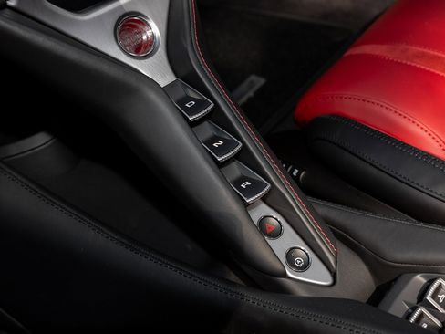 Used 2024 McLaren 750S Spider image 33