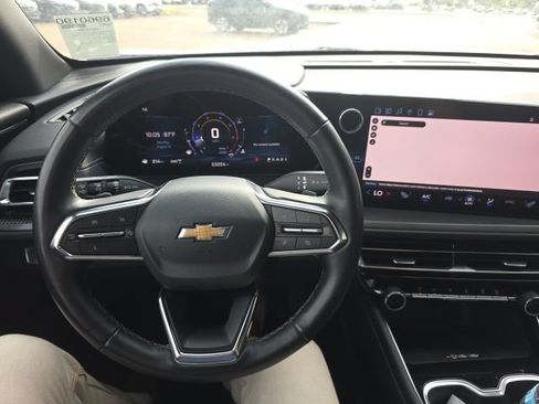Used 2024 Chevrolet Traverse LT AWD/4WD image 18
