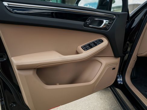 New 2025 Porsche Macan image 16