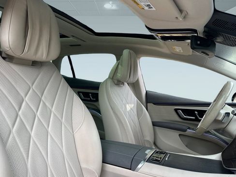 Certified 2023 Mercedes-Benz EQS 580 4MATIC Sedan image 31
