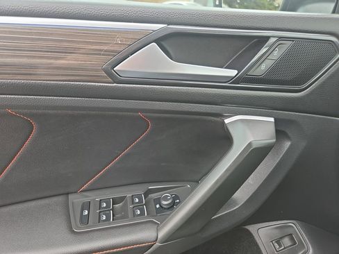 Used 2024 Volkswagen Tiguan Wolfsburg Edition image 22