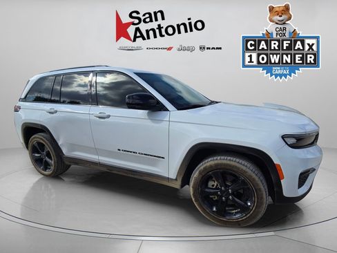 Used 2023 Jeep Grand Cherokee Limited w/ Black Appearance Package image 1