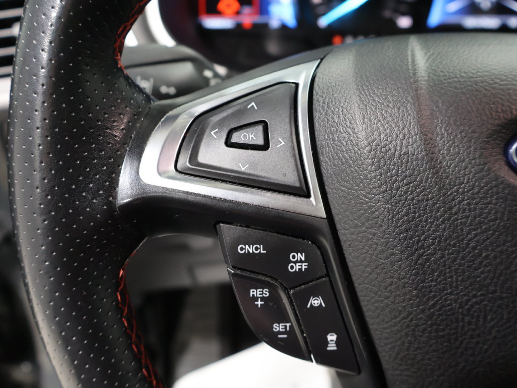 Used 2021 Ford Edge ST-Line w/ Cold Weather Package AWD/4WD image 37