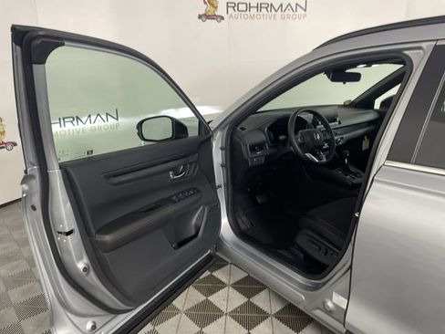 Used 2025 Honda CR-V Sport image 17