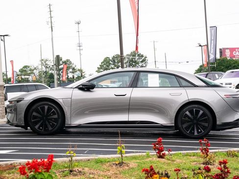 Used 2024 Lucid Air Pure RWD image 21