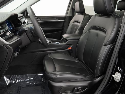 Used 2023 Jeep Grand Cherokee 4WD 4xe image 17