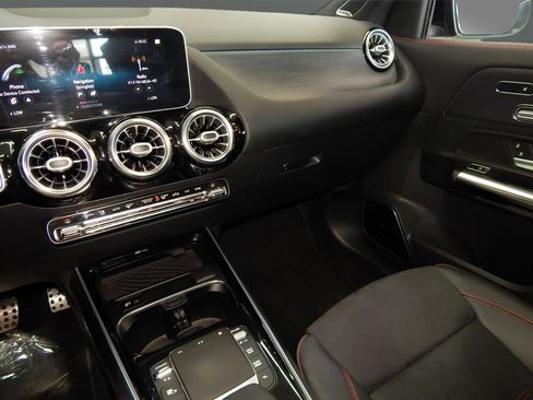 Used 2021 Mercedes-Benz GLA 45 AMG 4MATIC image 26