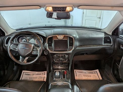 Used 2017 Chrysler 300 C w/ Safetytec Plus Group image 29