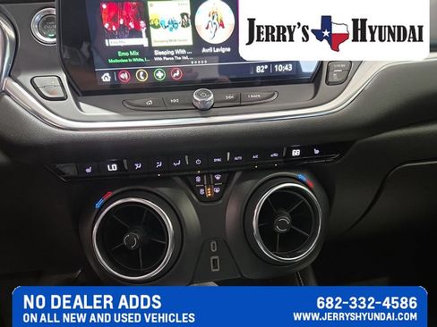 Used 2024 Chevrolet Blazer LT w/ Midnight/Sport Edition FWD image 12