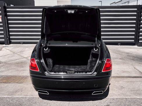 Used 2014 Rolls-Royce Ghost RWD image 18