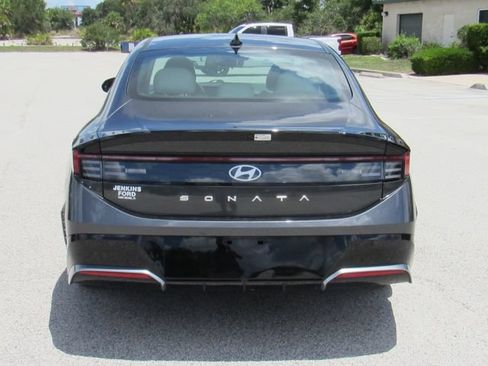 Used 2025 Hyundai Sonata SEL FWD image 5