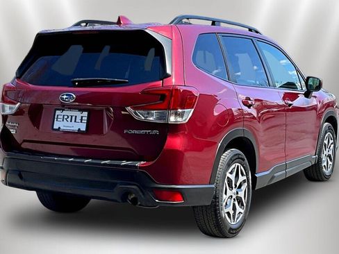 Used 2022 Subaru Forester Premium AWD/4WD image 5