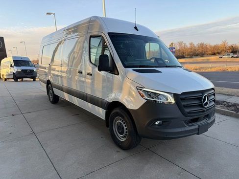 New 2025 Mercedes-Benz Sprinter 2500 image 3