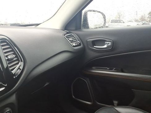 Used 2019 Jeep Compass Limited image 19