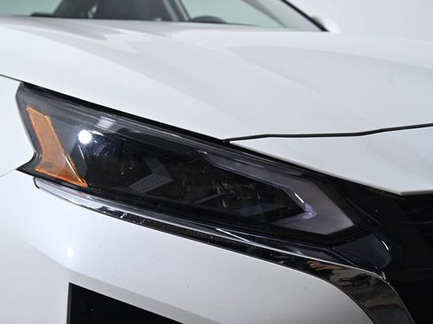 Certified 2023 Nissan Altima 2.5 SV FWD image 10