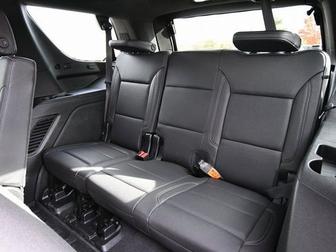Used 2022 Chevrolet Tahoe LT w/ Luxury Package AWD/4WD image 17