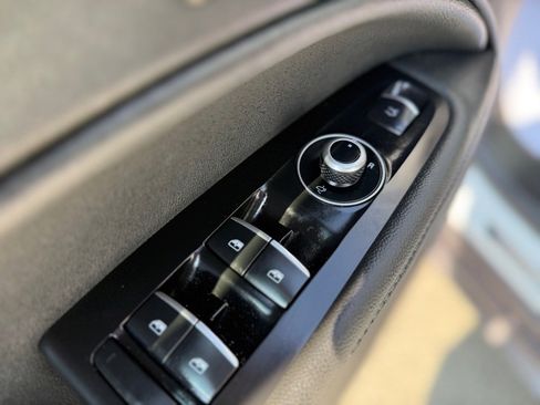 Used 2024 Alfa Romeo Stelvio Ti image 8