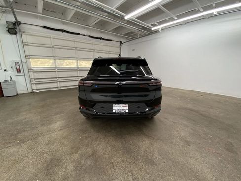Used 2024 Chevrolet Equinox EV RS image 5
