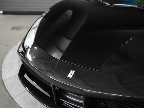 Used 2016 Ferrari 488 GTB RWD image 10