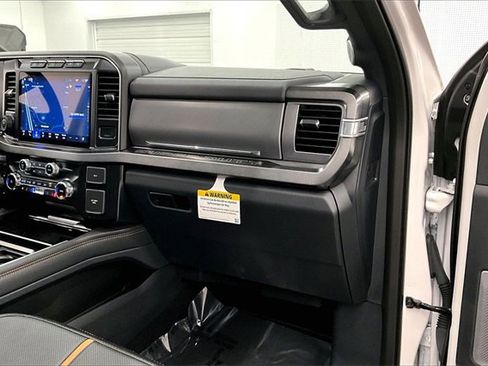Used 2024 Ford F250 Platinum image 15