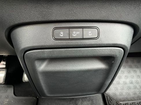 Certified 2025 Volkswagen ID. Buzz Pro S RWD image 16