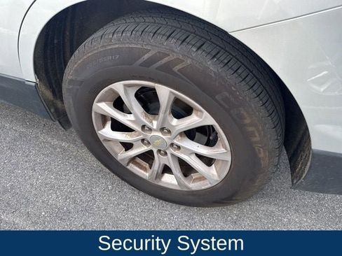 Used 2018 Chevrolet Equinox LT FWD image 16