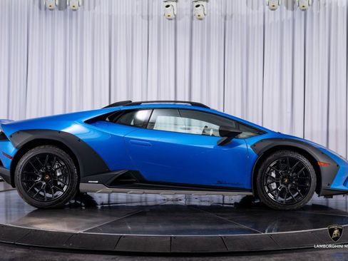 Used 2024 Lamborghini Huracan Sterrato image 26
