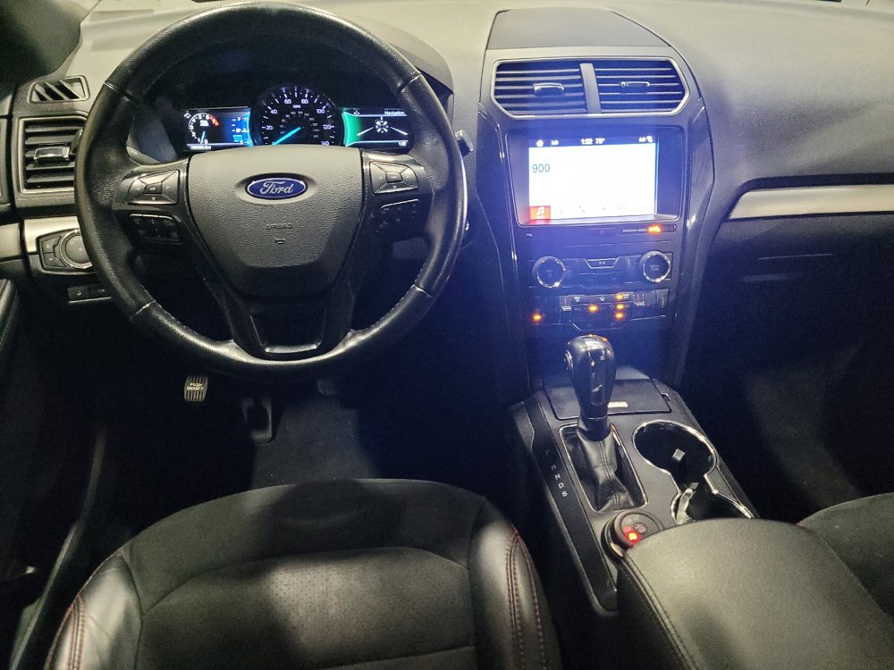 Used 2019 Ford Explorer XLT w/ Equipment Group 202A AWD/4WD image 22