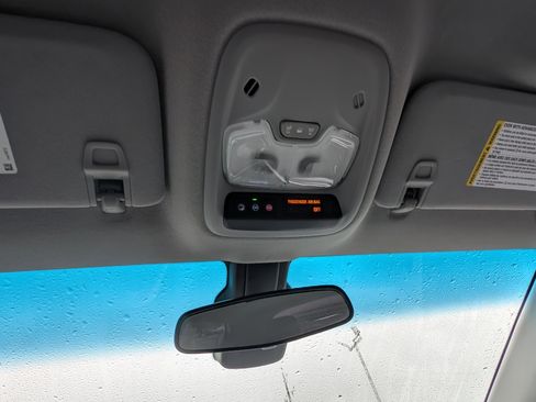 Used 2020 Chevrolet Bolt LT image 27