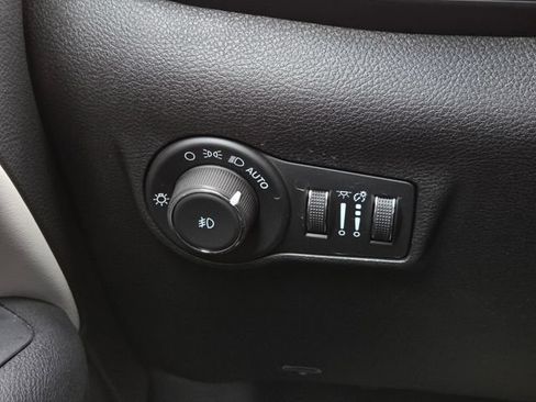 Used 2025 Jeep Compass Limited AWD/4WD image 27