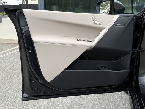 Used 2025 BMW iX xDrive50 w/ Convenience Package image 19