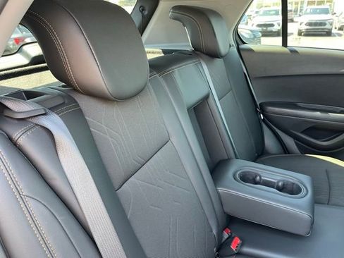 Used 2022 Chevrolet Trax LT w/ Midnight Edition AWD/4WD image 12