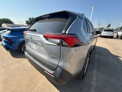 Used 2022 Toyota RAV4 XLE Premium FWD image 7