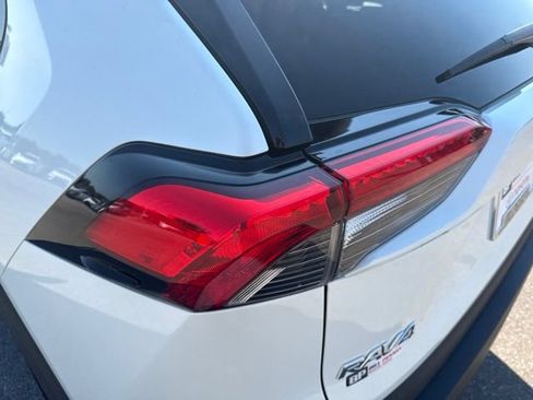 Used 2021 Toyota RAV4 XLE Premium AWD/4WD image 10