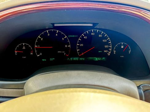 Used 2002 Cadillac De Ville DTS w/ Premium Equipment Pkg image 29