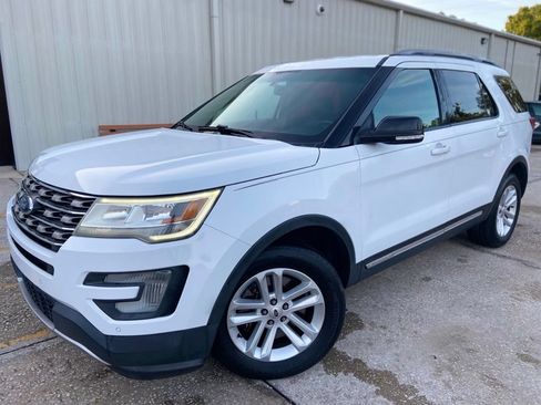 Used 2016 Ford Explorer XLT w/ Equipment Group 202A FWD image 1