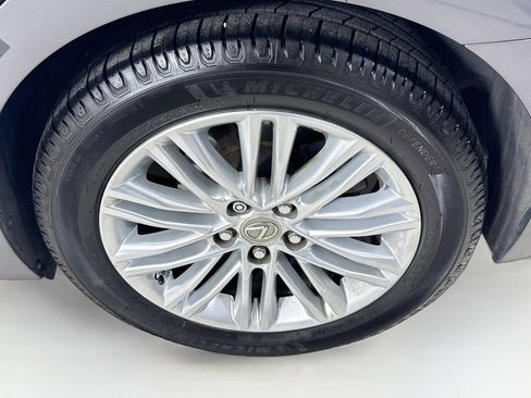 Used 2014 Lexus ES 350 w/ Luxury Package FWD image 42