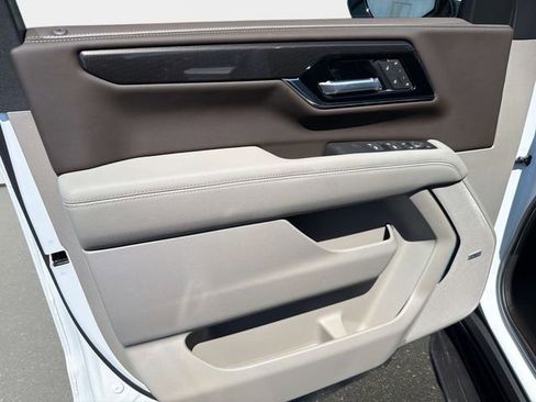 New 2026 GMC Yukon Elevation w/ Elevation Premium Package image 17