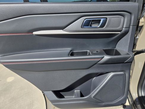 New 2026 Ford Explorer ST-Line w/ ST-Line Street Pack RWD image 27