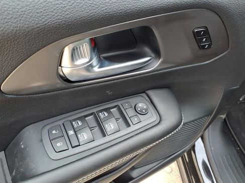 New 2026 Chrysler Pacifica Select w/ S Appearance Package FWD image 13