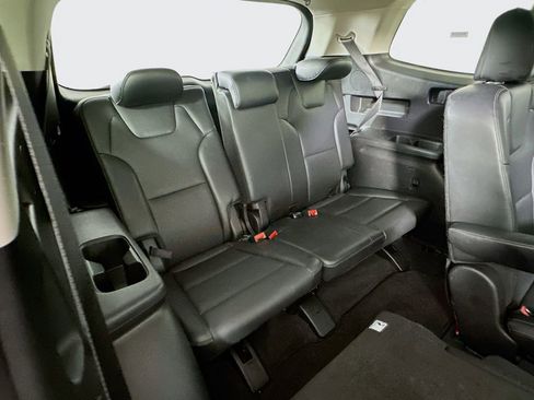 Used 2025 Kia Telluride S image 14