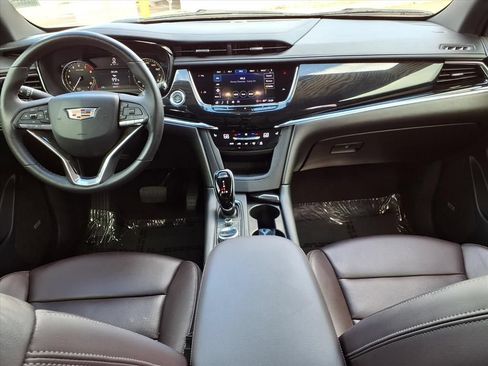 Used 2021 Cadillac XT6 Premium Luxury FWD image 16