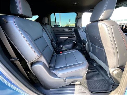 Used 2024 Chevrolet Traverse Z71 w/ Enhanced Driving Package image 15