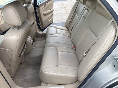 Used 2007 Cadillac DTS w/ Trunk Convenience Package FWD image 28