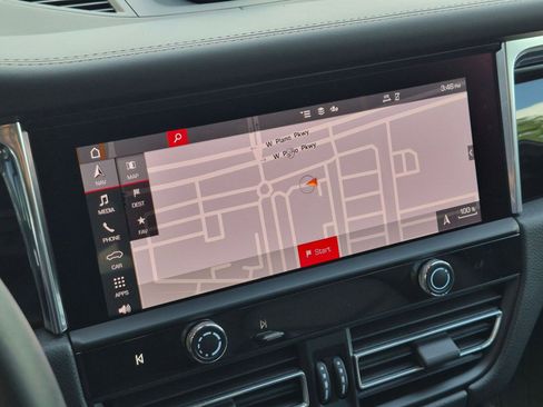 Certified 2026 Porsche Macan AWD/4WD image 18